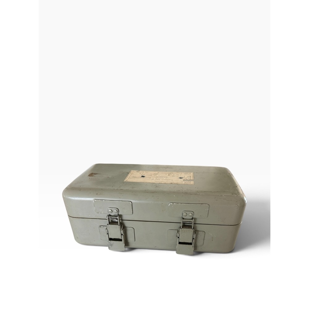 Vintage 1961 Zero Mfg Co Military Metal Storage Case Pressure Equalizer Box